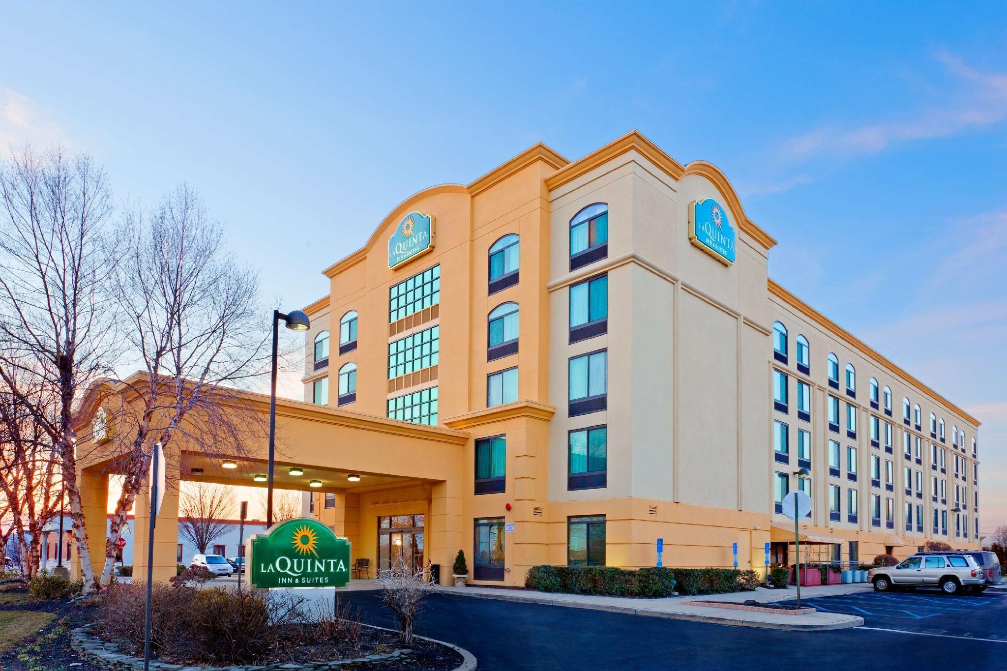 La Quinta By Wyndham Garden City Exterior foto
