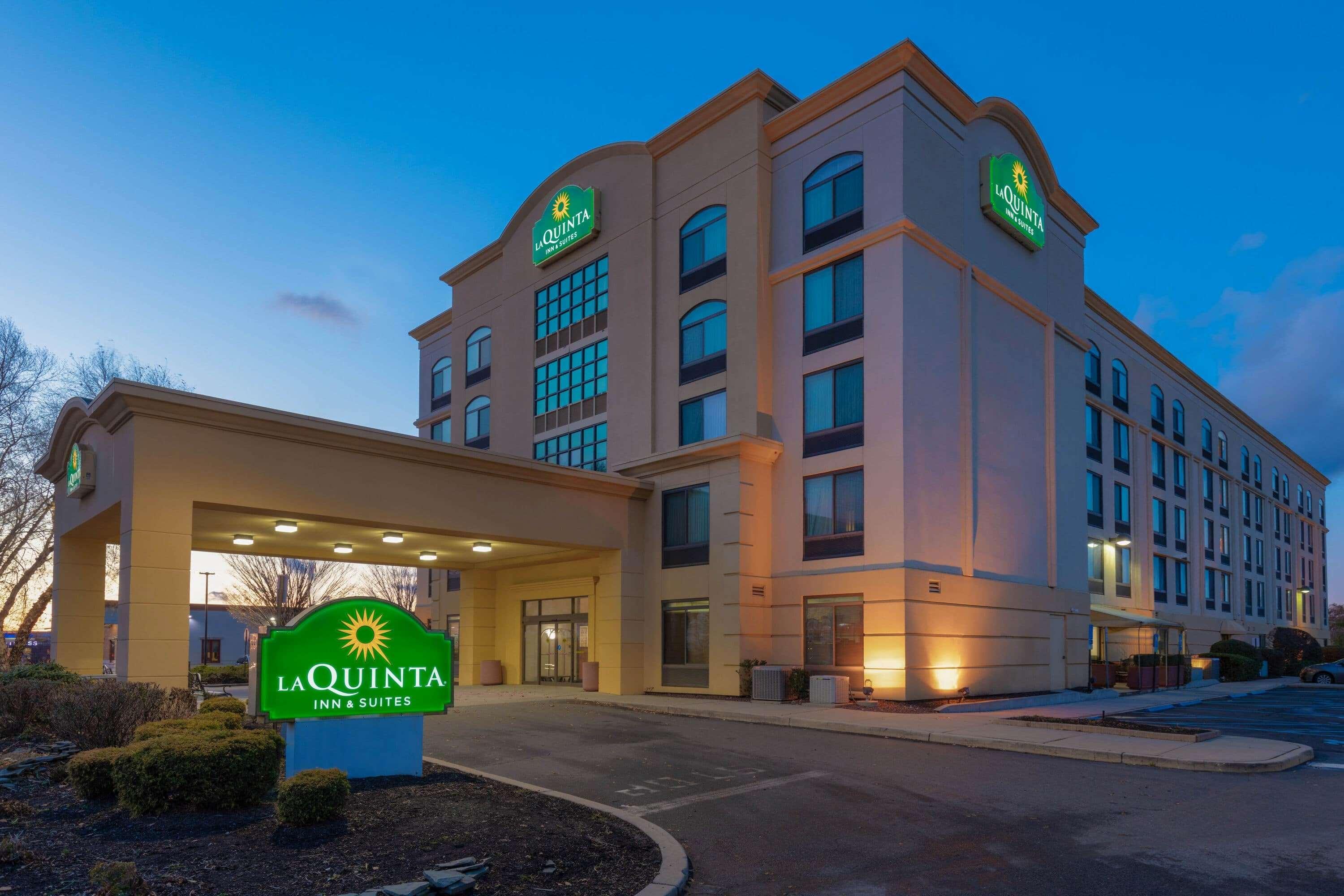 La Quinta By Wyndham Garden City Exterior foto