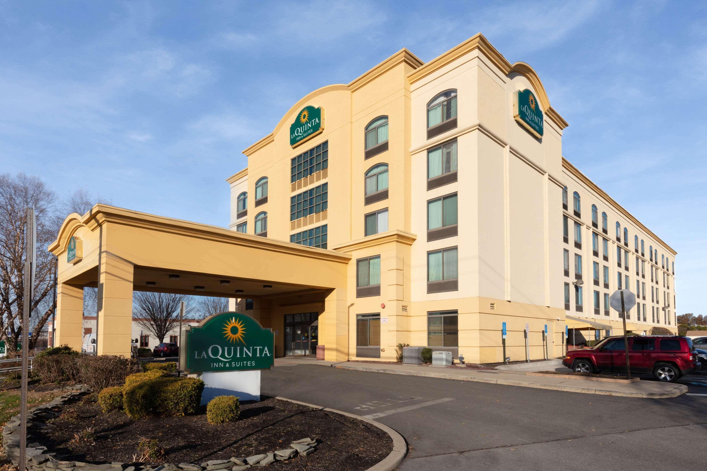 La Quinta By Wyndham Garden City Exterior foto
