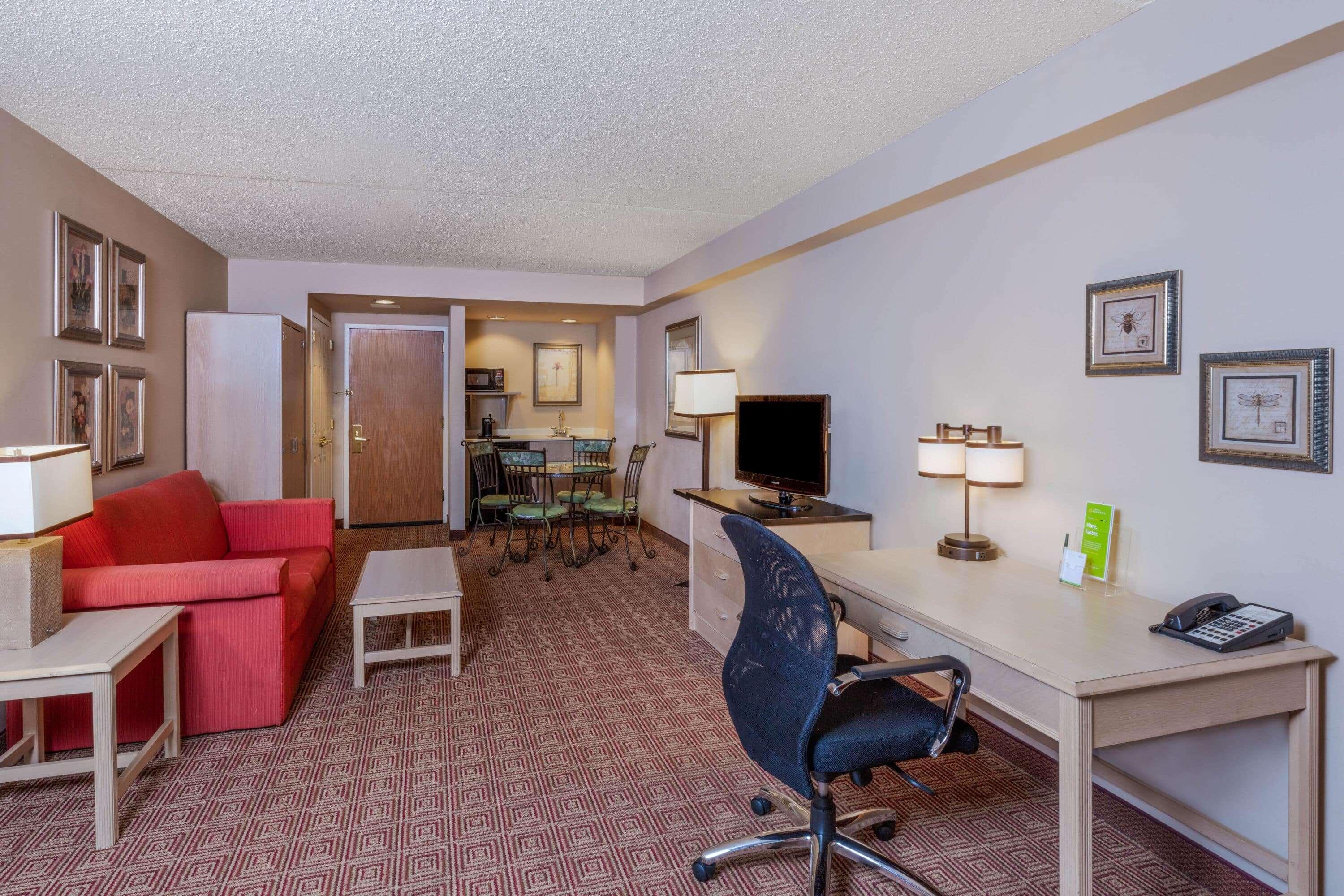 La Quinta By Wyndham Garden City Exterior foto